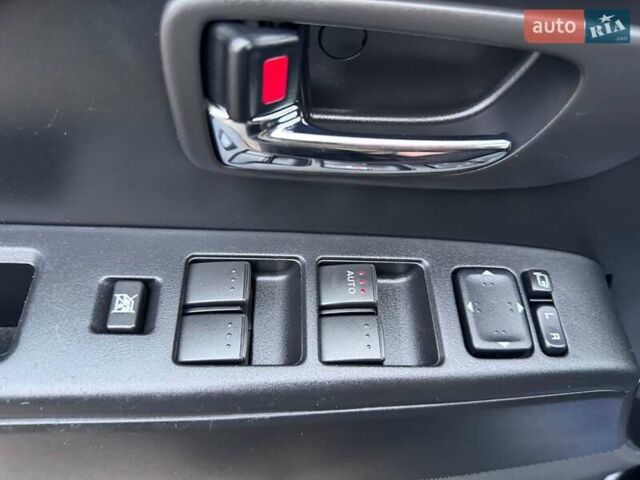 Черный Мазда 5, объемом двигателя 1.8 л и пробегом 171 тыс. км за 11000 $, фото 42 на Automoto.ua