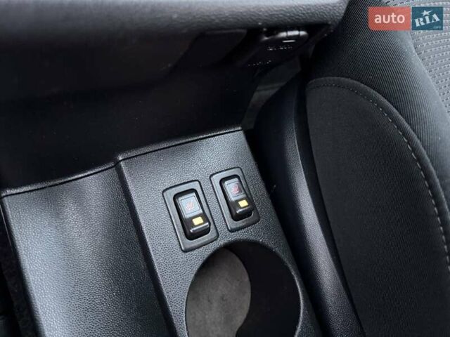 Черный Мазда 5, объемом двигателя 1.8 л и пробегом 171 тыс. км за 11000 $, фото 43 на Automoto.ua