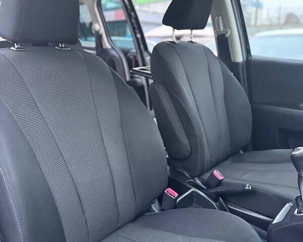 Черный Мазда 5, объемом двигателя 1.8 л и пробегом 171 тыс. км за 11000 $, фото 27 на Automoto.ua