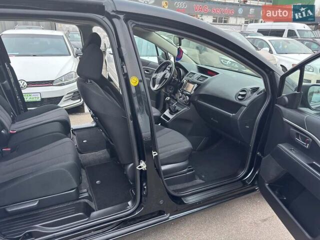 Черный Мазда 5, объемом двигателя 1.8 л и пробегом 171 тыс. км за 11000 $, фото 16 на Automoto.ua