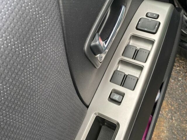 Чорний Мазда 5, об'ємом двигуна 2 л та пробігом 310 тис. км за 5250 $, фото 7 на Automoto.ua