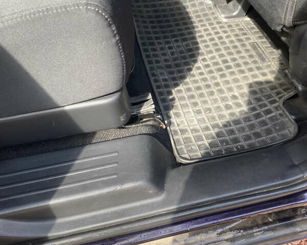 Фіолетовий Мазда 5, об'ємом двигуна 2 л та пробігом 289 тис. км за 4500 $, фото 11 на Automoto.ua