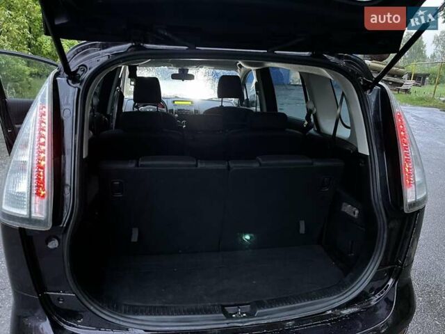 Фиолетовый Мазда 5, объемом двигателя 1.8 л и пробегом 250 тыс. км за 5700 $, фото 4 на Automoto.ua