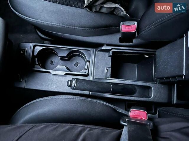 Фиолетовый Мазда 5, объемом двигателя 1.8 л и пробегом 250 тыс. км за 5700 $, фото 7 на Automoto.ua