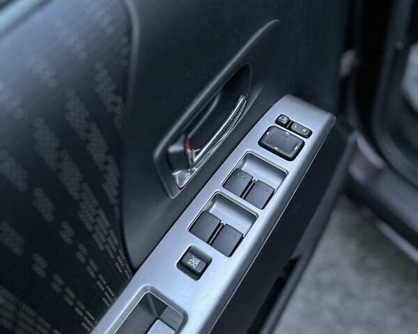 Фиолетовый Мазда 5, объемом двигателя 1.8 л и пробегом 250 тыс. км за 5700 $, фото 13 на Automoto.ua