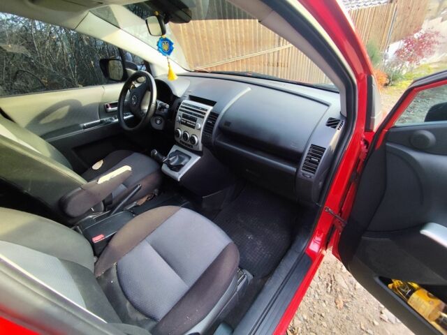 Красный Мазда 5, объемом двигателя 2 л и пробегом 300 тыс. км за 3400 $, фото 6 на Automoto.ua