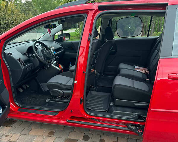 Красный Мазда 5, объемом двигателя 1.8 л и пробегом 205 тыс. км за 5500 $, фото 8 на Automoto.ua