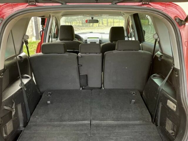 Красный Мазда 5, объемом двигателя 2 л и пробегом 290 тыс. км за 4300 $, фото 6 на Automoto.ua