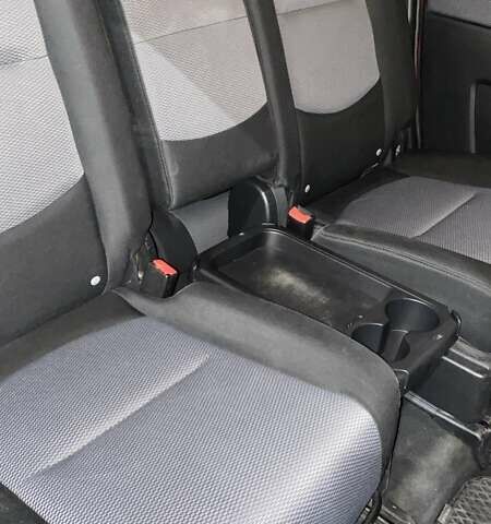 Красный Мазда 5, объемом двигателя 2 л и пробегом 320 тыс. км за 3900 $, фото 26 на Automoto.ua