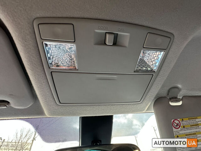 Красный Мазда 5, объемом двигателя 2 л и пробегом 287 тыс. км за 4999 $, фото 15 на Automoto.ua