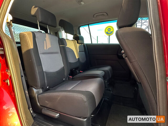 Красный Мазда 5, объемом двигателя 2 л и пробегом 287 тыс. км за 4999 $, фото 24 на Automoto.ua