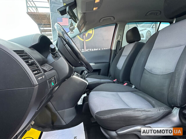 Красный Мазда 5, объемом двигателя 2 л и пробегом 287 тыс. км за 4999 $, фото 9 на Automoto.ua