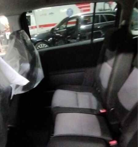 Мазда 5, объемом двигателя 1.8 л и пробегом 295 тыс. км за 5500 $, фото 5 на Automoto.ua