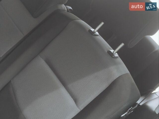 Мазда 5, объемом двигателя 2 л и пробегом 256 тыс. км за 5000 $, фото 7 на Automoto.ua