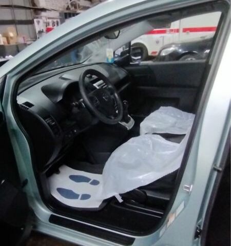 Мазда 5, объемом двигателя 1.8 л и пробегом 295 тыс. км за 5500 $, фото 3 на Automoto.ua