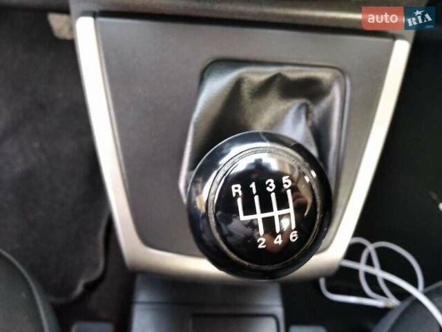 Мазда 5, объемом двигателя 2 л и пробегом 270 тыс. км за 6000 $, фото 3 на Automoto.ua
