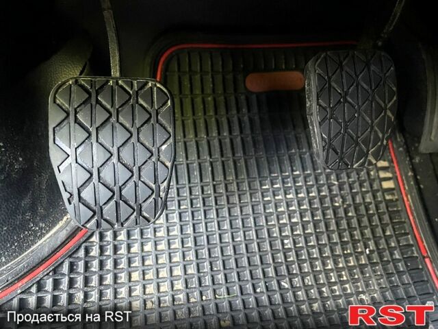 Мазда 5, объемом двигателя 2 л и пробегом 57 тыс. км за 8200 $, фото 6 на Automoto.ua