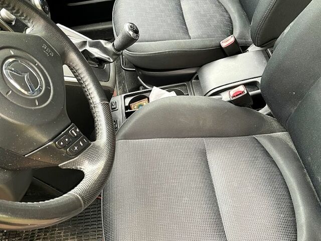 Мазда 5, объемом двигателя 2 л и пробегом 57 тыс. км за 8200 $, фото 7 на Automoto.ua