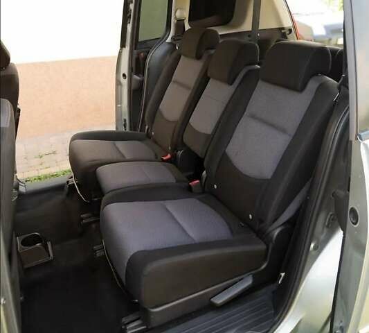 Желтый Мазда 5, объемом двигателя 2 л и пробегом 255 тыс. км за 4500 $, фото 5 на Automoto.ua