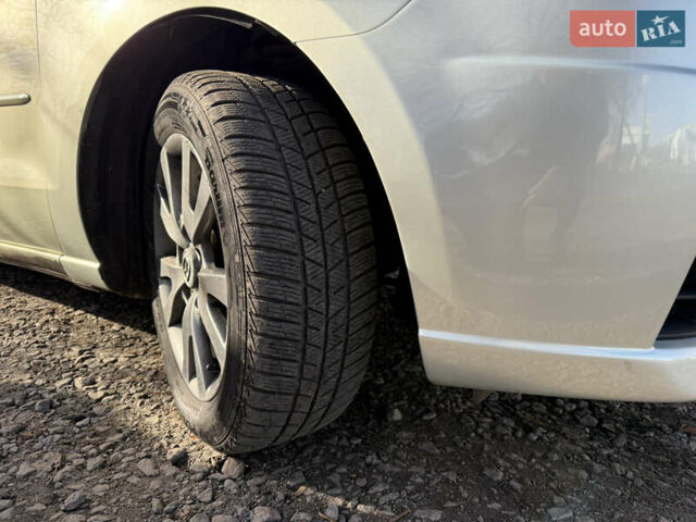 Жовтий Мазда 5, об'ємом двигуна 2 л та пробігом 238 тис. км за 6800 $, фото 42 на Automoto.ua