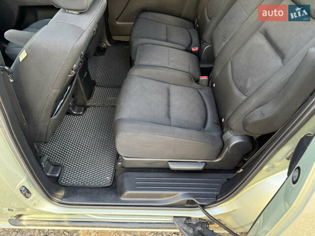 Жовтий Мазда 5, об'ємом двигуна 2 л та пробігом 238 тис. км за 6800 $, фото 26 на Automoto.ua