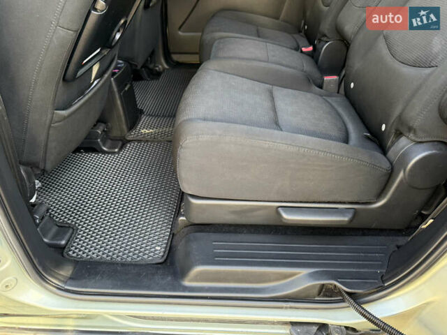 Жовтий Мазда 5, об'ємом двигуна 2 л та пробігом 238 тис. км за 6800 $, фото 25 на Automoto.ua