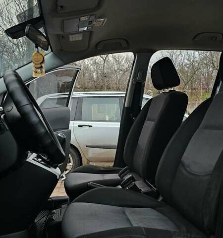 Серый Мазда 5, объемом двигателя 2 л и пробегом 335 тыс. км за 5200 $, фото 11 на Automoto.ua