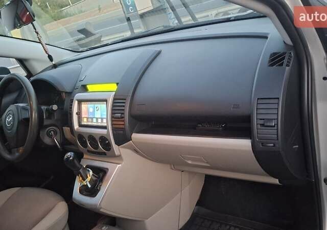 Серый Мазда 5, объемом двигателя 1.8 л и пробегом 180 тыс. км за 3650 $, фото 5 на Automoto.ua