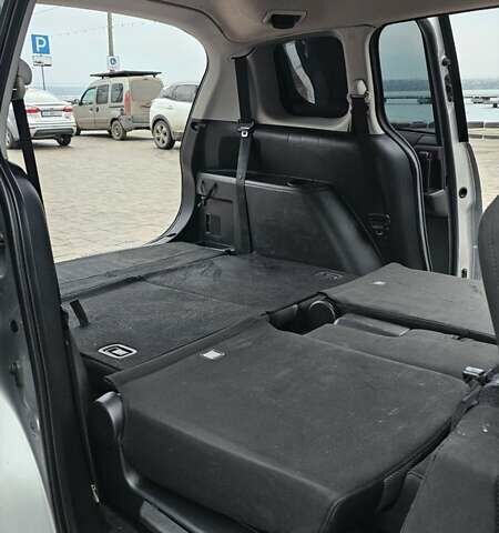 Серый Мазда 5, объемом двигателя 2 л и пробегом 335 тыс. км за 5200 $, фото 17 на Automoto.ua