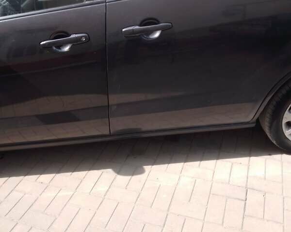 Серый Мазда 5, объемом двигателя 2 л и пробегом 354 тыс. км за 4200 $, фото 2 на Automoto.ua