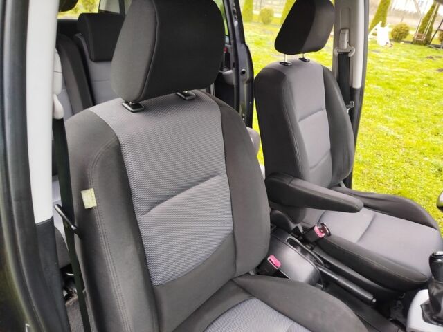 Серый Мазда 5, объемом двигателя 2 л и пробегом 188 тыс. км за 3950 $, фото 21 на Automoto.ua