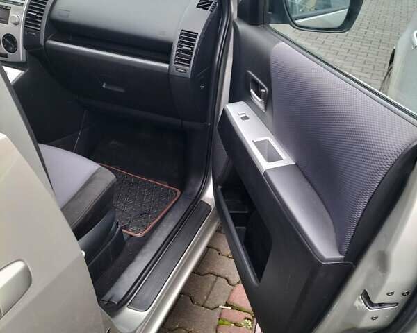 Сірий Мазда 5, об'ємом двигуна 2 л та пробігом 295 тис. км за 4000 $, фото 16 на Automoto.ua