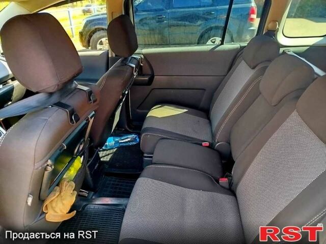 Серый Мазда 5, объемом двигателя 1.8 л и пробегом 251 тыс. км за 5500 $, фото 5 на Automoto.ua