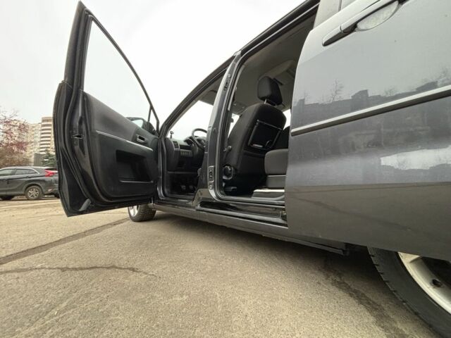 Серый Мазда 5, объемом двигателя 2 л и пробегом 236 тыс. км за 3300 $, фото 12 на Automoto.ua