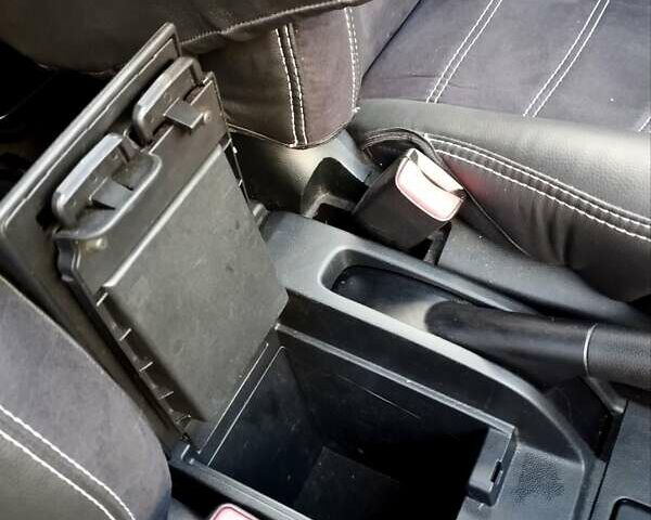 Сірий Мазда 5, об'ємом двигуна 2 л та пробігом 286 тис. км за 5400 $, фото 8 на Automoto.ua