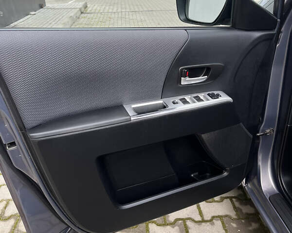 Серый Мазда 5, объемом двигателя 2 л и пробегом 205 тыс. км за 6500 $, фото 10 на Automoto.ua