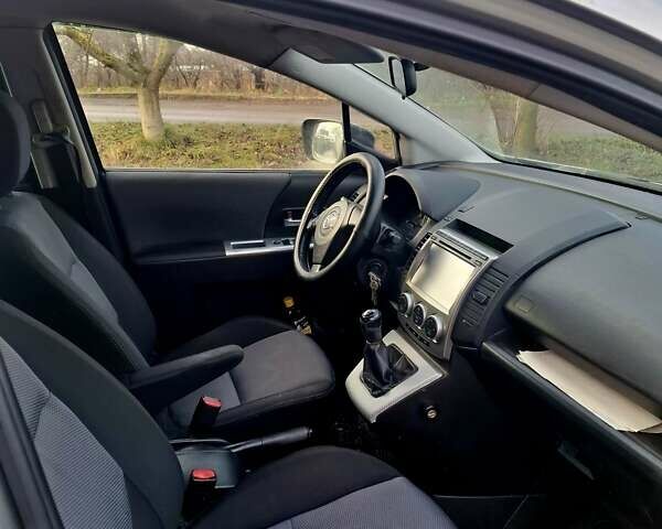 Серый Мазда 5, объемом двигателя 2 л и пробегом 150 тыс. км за 2999 $, фото 5 на Automoto.ua