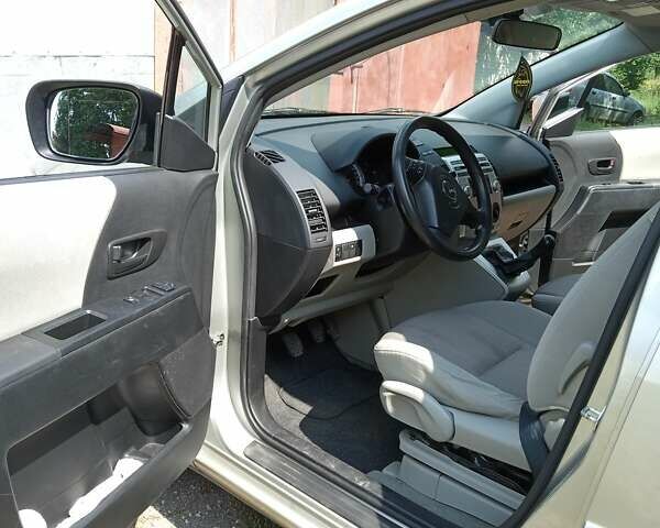 Серый Мазда 5, объемом двигателя 1.8 л и пробегом 213 тыс. км за 5548 $, фото 2 на Automoto.ua