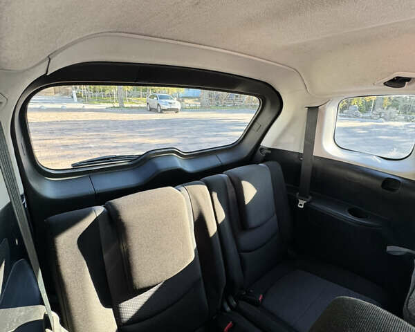 Мазда 5 2006 в Николаеве на Automoto.ua Серый Мазда 5, объемом двигателя 2 л и пробегом 500 тыс. км за 4750 $, фото 17 на Automoto.ua