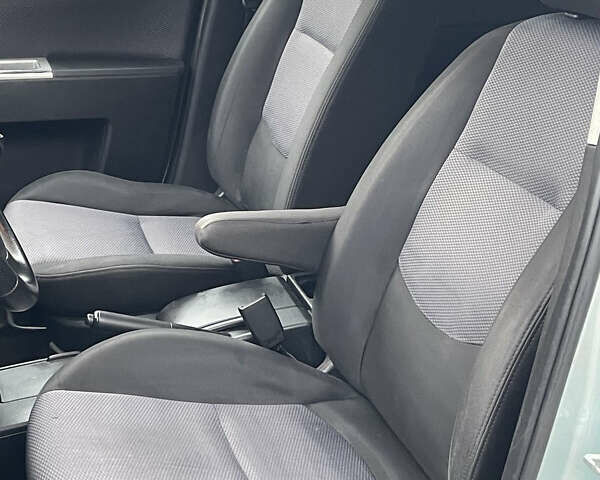 Серый Мазда 5, объемом двигателя 2 л и пробегом 300 тыс. км за 3300 $, фото 8 на Automoto.ua