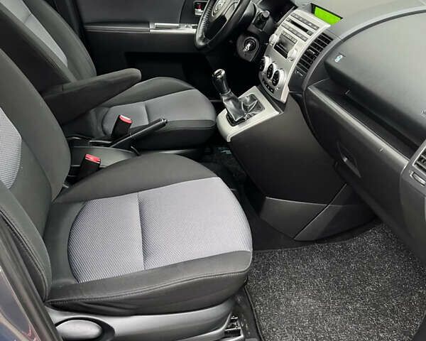 Серый Мазда 5, объемом двигателя 2 л и пробегом 205 тыс. км за 6500 $, фото 16 на Automoto.ua