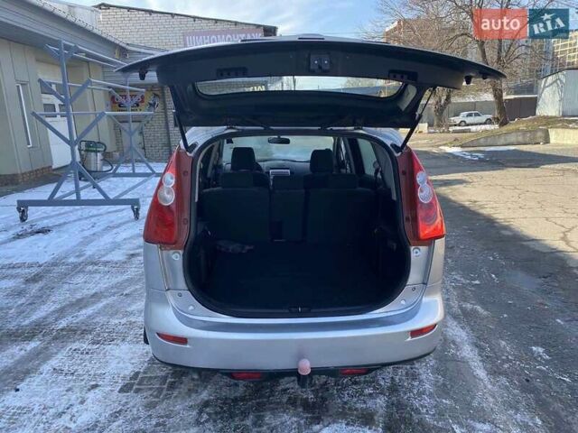 Сірий Мазда 5, об'ємом двигуна 2 л та пробігом 207 тис. км за 6300 $, фото 20 на Automoto.ua