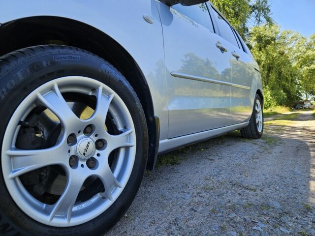 Серый Мазда 5, объемом двигателя 2 л и пробегом 270 тыс. км за 2350 $, фото 5 на Automoto.ua