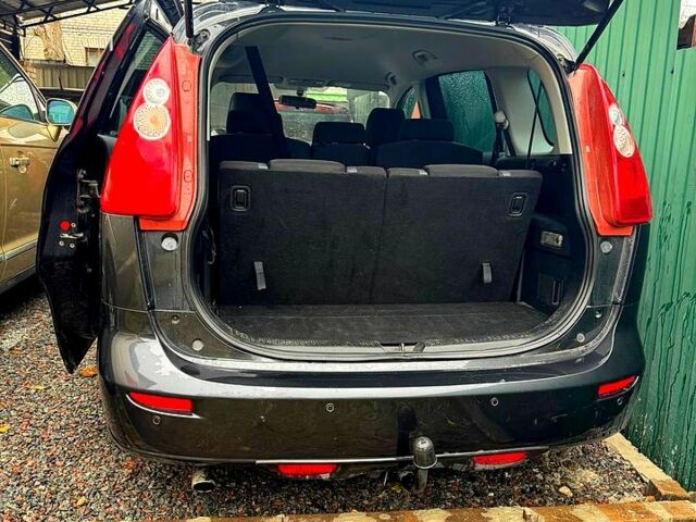 Серый Мазда 5, объемом двигателя 2 л и пробегом 174 тыс. км за 6550 $, фото 2 на Automoto.ua