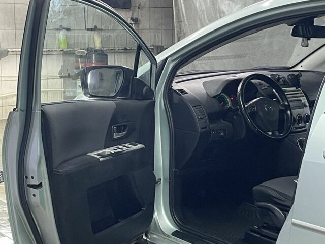 Сірий Мазда 5, об'ємом двигуна 2 л та пробігом 240 тис. км за 3200 $, фото 4 на Automoto.ua