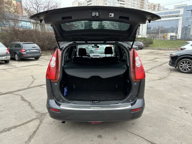 Серый Мазда 5, объемом двигателя 2 л и пробегом 236 тыс. км за 3300 $, фото 17 на Automoto.ua