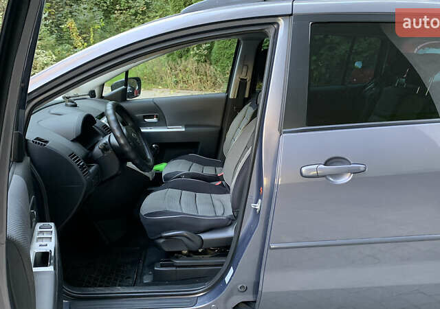 Мазда 5 2006 в Львове на Automoto.ua Серый Мазда 5, объемом двигателя 2 л и пробегом 203 тыс. км за 4999 $, фото 10 на Automoto.ua