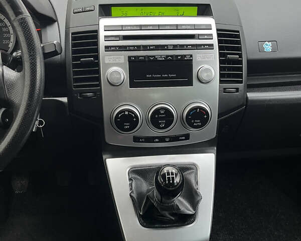 Серый Мазда 5, объемом двигателя 2 л и пробегом 205 тыс. км за 6500 $, фото 18 на Automoto.ua