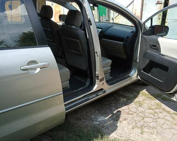 Серый Мазда 5, объемом двигателя 1.8 л и пробегом 213 тыс. км за 5548 $, фото 1 на Automoto.ua