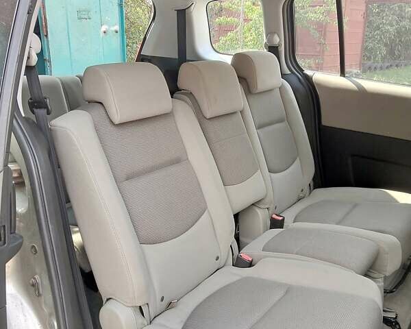Серый Мазда 5, объемом двигателя 1.8 л и пробегом 213 тыс. км за 5548 $, фото 5 на Automoto.ua